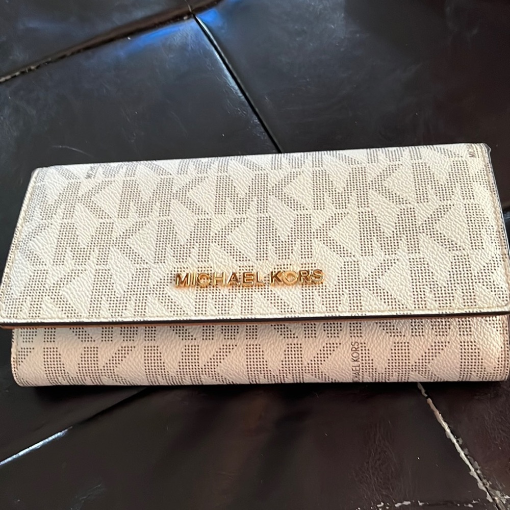 Michael Kors wallet